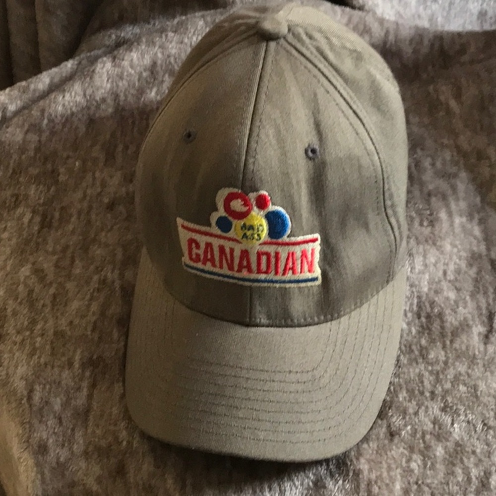 Vintage Ball Cap 🇨🇦